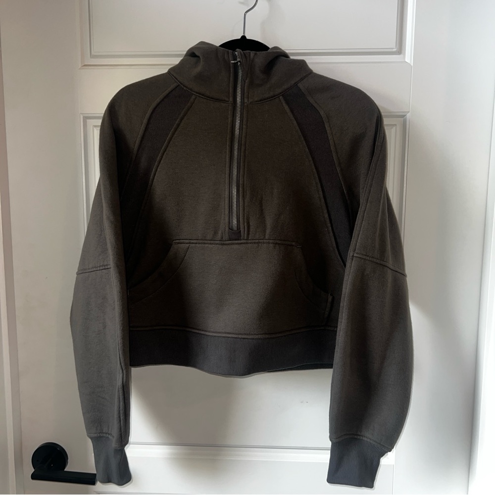 Lululemon Cropped Scuba